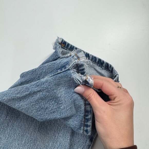 Vintage Levi's 550 Relaxed Fit Tapered Leg Jeans - Size 2 Petite - Picture 12 of 15